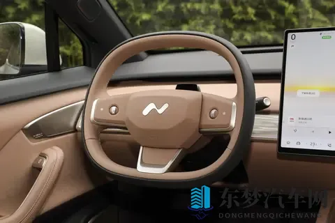 腾势N8L成都上市，2998万元起定义家庭豪华出行标杆