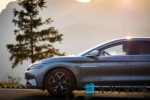 主标题:比亚迪布局消费生态:盲点与误区背后的深思-2