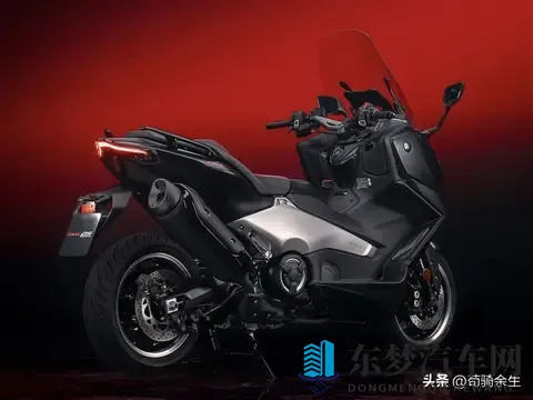 25年经典不改动力!TMAX纪念版靠红椅黑标吸睛,仅售一年争议大?-2