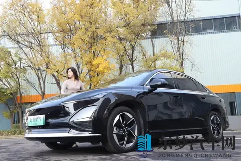 通勤约会全搞定！五菱星光EV 2025款：女生要的高级感10万级就配齐-2