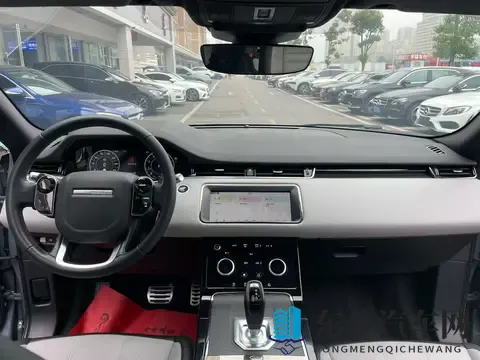 1398万，圆你豪华SUV梦——准新路虎揽胜极光-2