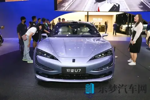 榜首易主，10月首周豪华轿车销量榜，宝马3系第2、尊界S800第11名-1