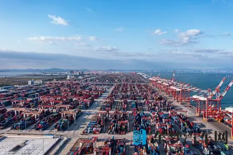 1-10 月新能源汽车暴增 33%，外贸 + 民资齐发力，三大信号藏不住了？-1