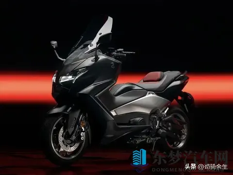 25年经典不改动力!TMAX纪念版靠红椅黑标吸睛,仅售一年争议大?-1