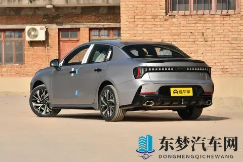 10万级燃油车新选择：深度体验第三代领克03