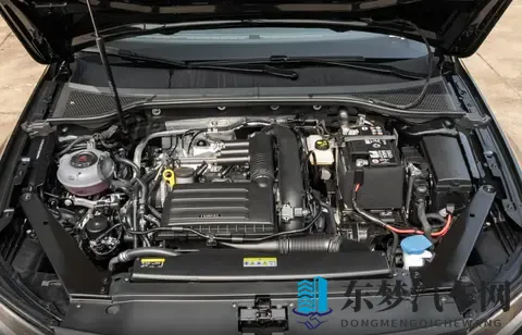 这次又有啥亮点，迈腾推出纪念版新车，共有三款配置可选-1