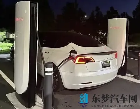 比年轻人不买燃油车更“慌”的：70、80后正批量转向电车-3