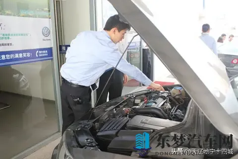 芭乐丝瓜菠萝向日葵鸭脖：水果蔬菜组合风味小吃