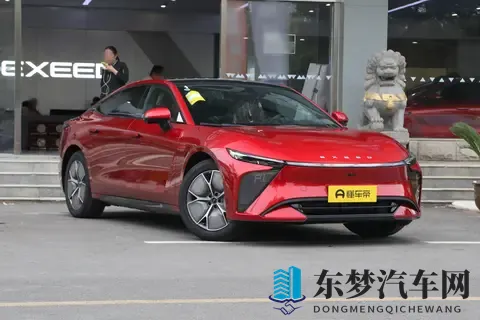 星纪元ES：空间大、动力足，家用出行选它挺合适，可以看看