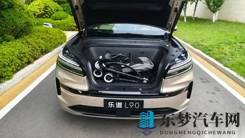 二三十万家庭SUV终极之选:乐道L90凭纯电换电+超大前备舱出圈-3