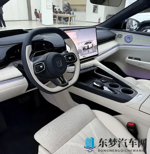 等了四年的车终于到手，同事的焕新极氪001终梦圆-1