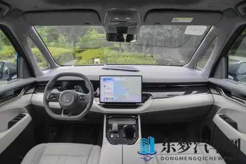 家用MPV推荐极氪009：全家都夸的空间大平层，还有红绿灯计时-1