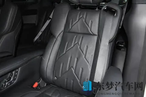 接娃买菜or全家出游？这台“公路坦氪”让咱三代同堂出行更安心-2