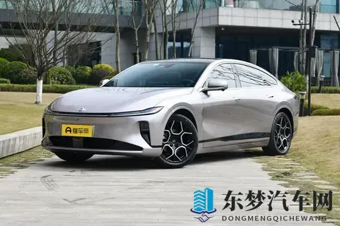 长安汽车：从历史变迁到新能源突破，独特发展路径待探讨？-1