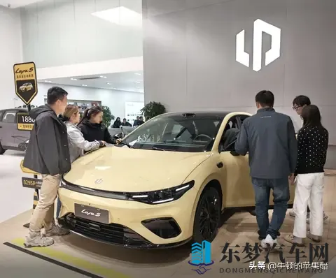 Lafa5-可能是新生代的电动高尔夫-1