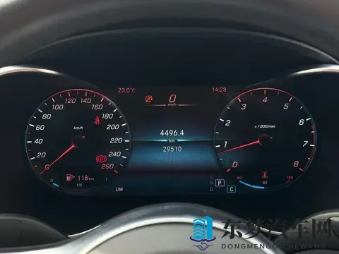 慧琳 怎么又坐小杰身上：慧琳为何总爱挤在小杰怀中-3