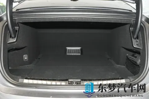 蔚来 ET9 全面升级驾乘皆顶流，BBA 行政旗舰地位遇挑战-1