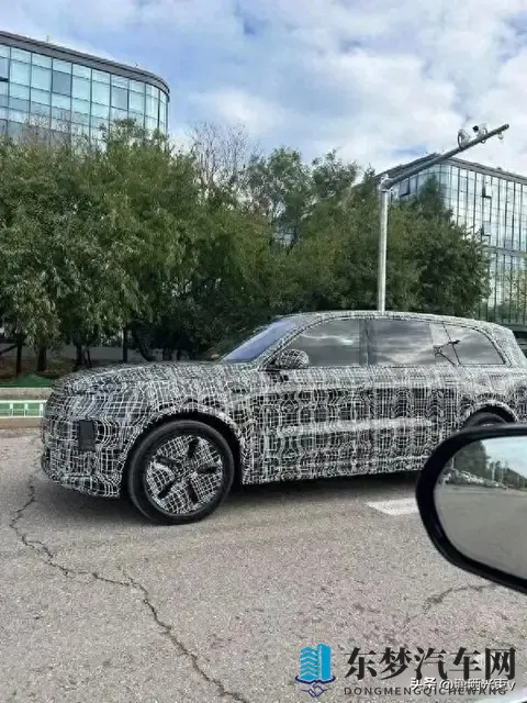 理想L9换代谍照曝光,后轮转向真能解决停车难?-3