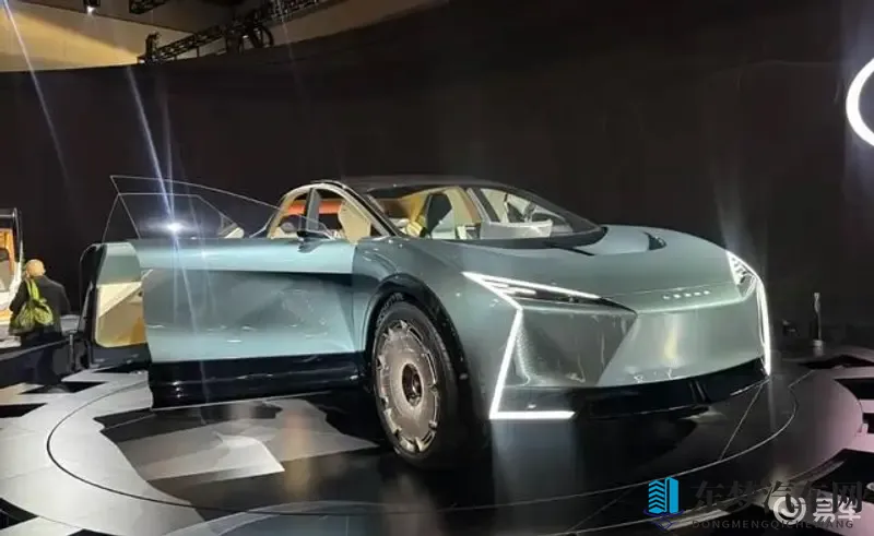 芭乐丝瓜菠萝向日葵鸭脖：水果蔬菜组合风味小吃-1