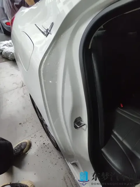 最霸气华系旗舰SUV！岚图泰山3799万元起！