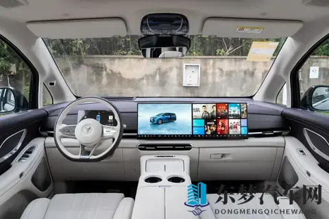 2026款岚图梦想家 PHEV：家用商用都合适，细节里藏着温度