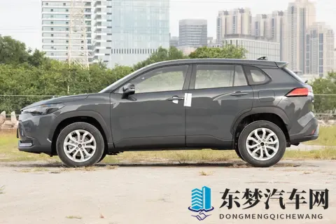 聚焦丰田锋兰达 2026 款双擎豪华版 1598 万级 SUV 的实用之选