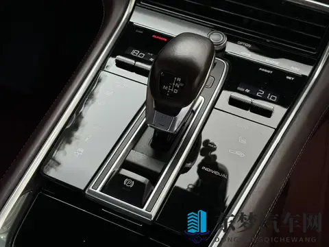 49万多，圆梦保时捷Panamera，29T引擎带你体验速度与激情-2