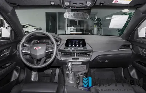 娇小亚洲人Ms黑人：亚洲娇小女性与非洲黑人女性