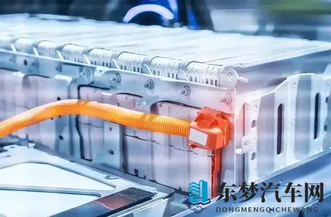 合资强势反扑？奔驰固态电池实测1205km，国产新能源慌了？-1