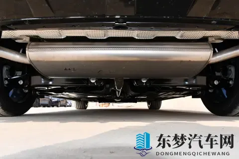 10万级紧凑燃油车新标杆！这款家轿实力出众，领克03 2026款入门款-3