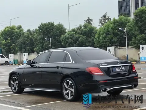 17年奔驰E级,12万公里,16万多开回家,商务家用都合适!-1
