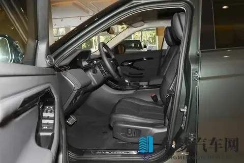 揽胜极光L，入门版与顶配版如何选择？-2