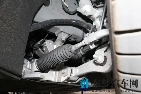 蔚来ET9 2025款 102kWh签名版：行政旗舰的科技新诠释-2