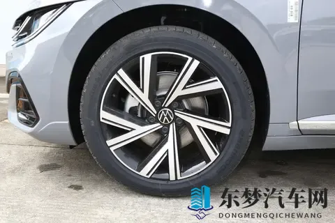 老翁小莹高潮连连:新能源SUV销量爆表,这款纯电动车型表现抢眼-1