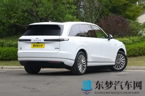 纯电大三排SUV，标配900V快充，三分钟换电，出行无忧：乐道L90-2