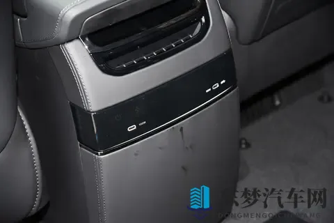 11月入手极氪009立省5万！这款纯电MPV如何从商务车变身家用新宠-3