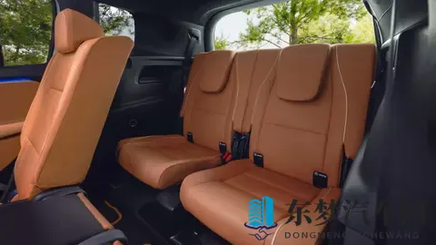 新款奔驰GLB内饰提前亮相，造车新势力的味道太重了-2