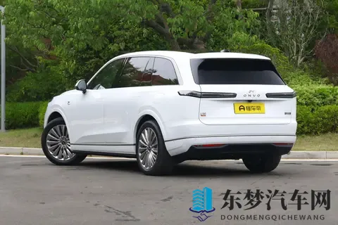 三十万级大尺寸SUV，乐道L90与理想i8综合对比，家用谁更合适？-1