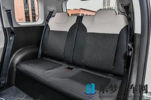 剥洋葱式分析：长安 Lumin 三款车型谁是性价比真王者-2