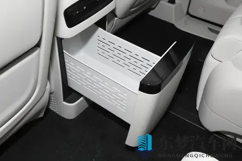 商务MPV的选车风向开始转变,26款岚图梦想家产品力值得一看-2