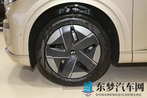 20万级家庭SUV怎么选？乐道L90大空间+灵活补能适配日常-2