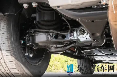 硬派SUV大横评,捷途纵横G700对比方程豹豹8,谁的越野实力更强?-1