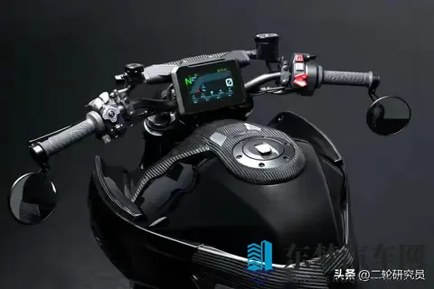 巴博斯跨界摩托车圈！这辆“德系猛兽”能否碾压日系？-2