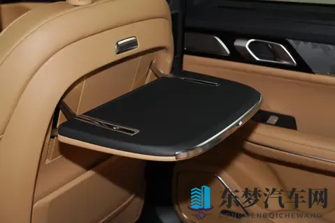 上市即热销!这款燃油车凭什么?看完配置清单,我懂了-3