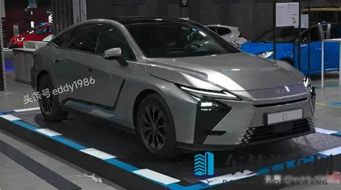 雷克萨斯ES实车现形记，纯电混动双线突围，暗藏玄机的豪华陷阱-1