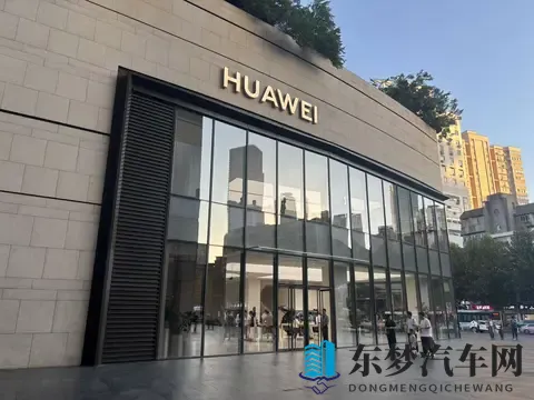 黄漫入口：智能交互革新，汽车科技新篇章开启-2