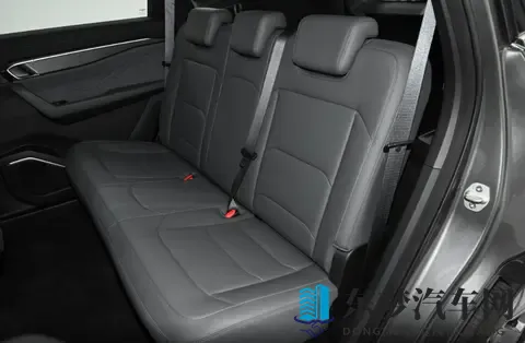 三种座椅布局可选，2026款吉利豪越L实力提升，能获得用户认可吗-3