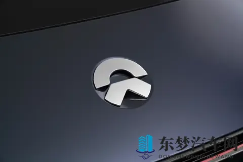 蔚来 ET9 全面升级驾乘皆顶流，BBA 行政旗舰地位遇挑战-3