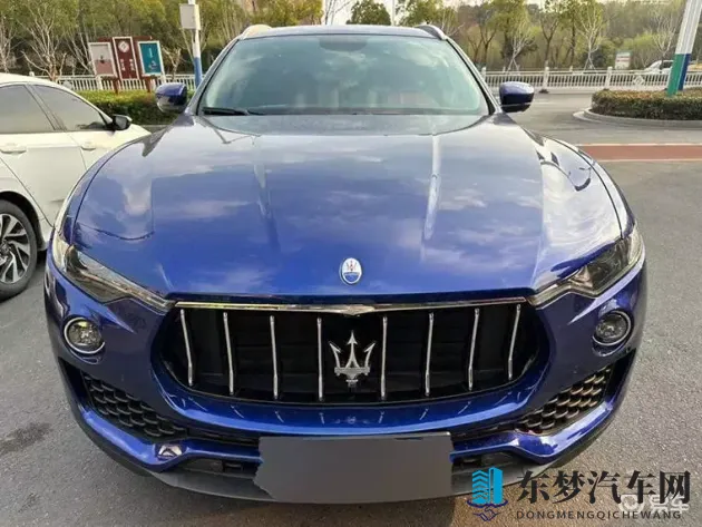 拍戏时胶带掉了进入护具开了:新型护具设计:意外事件突显汽车安全革新-1