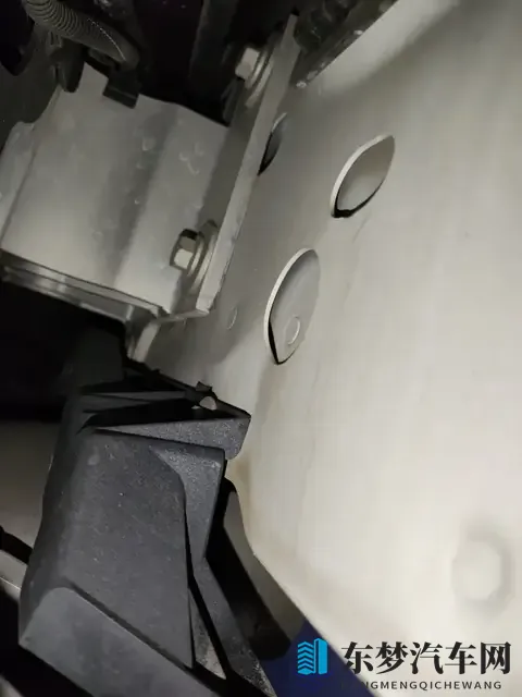 20款路虎揽胜：30T+8AT，8万公里一手车，豪华依旧！-1